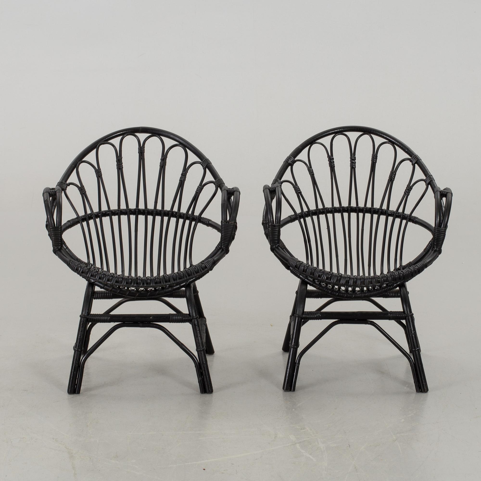 KORGSTOLAR, ett par.