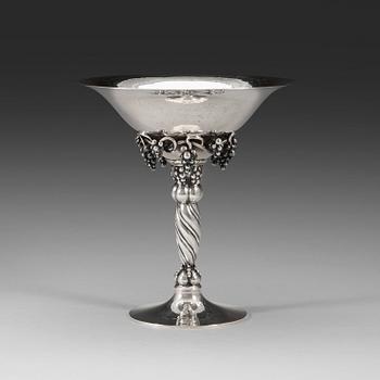 557. GEORG JENSEN, skål på fot, Köpenhamn 1921, design nr 263.