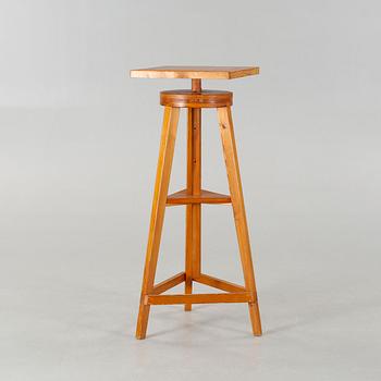 A sculpting table from the mid 20th century.