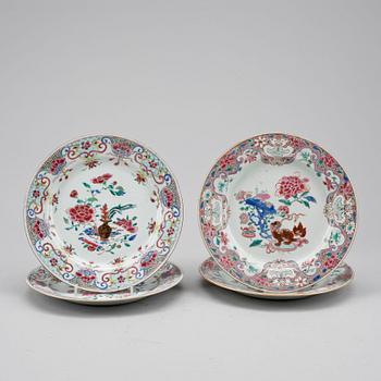 TALLRIKAR, 2+2 st, porslin, Kina, Qing dynastin, Qianlong (1735-96).