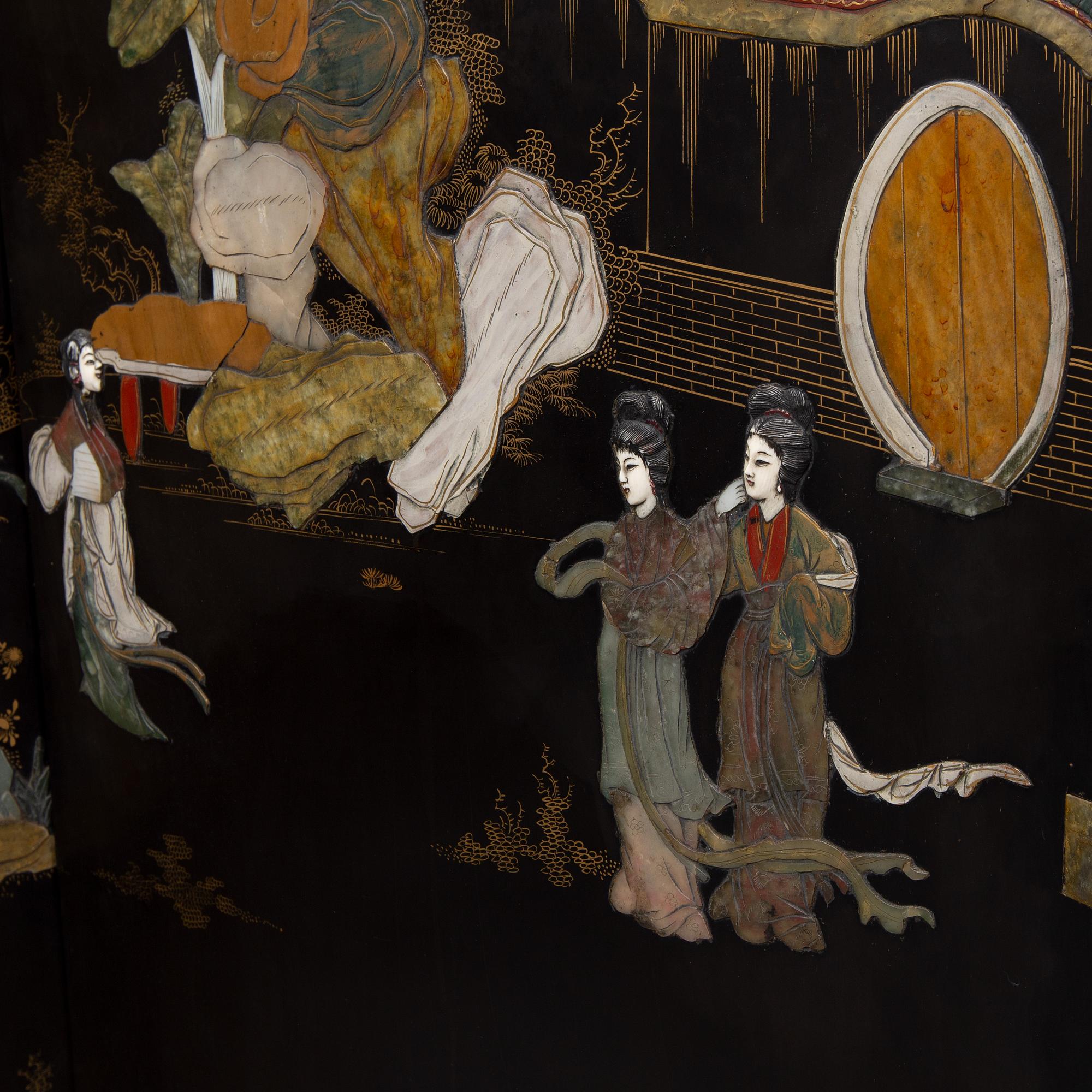 A chinese screen with stone inlay, first half of the 20th Century.