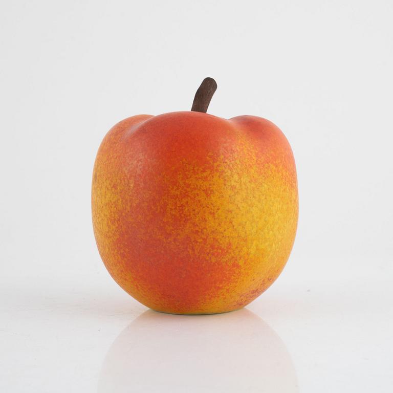 Per Hammarström, a sculpture of an apple.