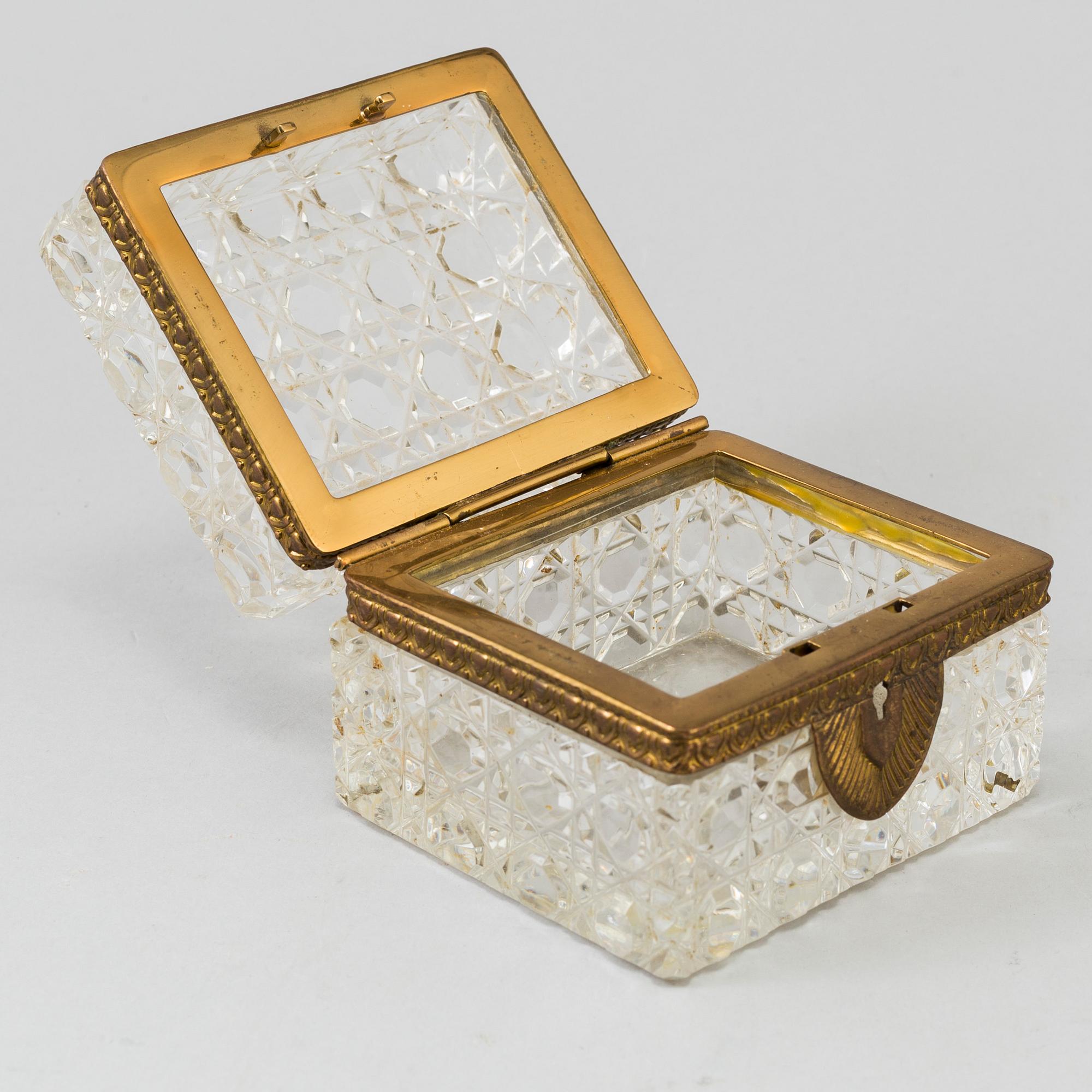 SKRIN med LOCK, glas och förgylld mässing, 1800-tal.