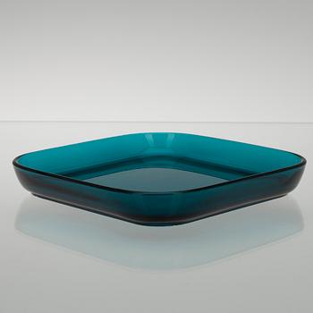DRICKSGLAS, 6 st, "Kartio" och SERVERINGSFAT, Kaj Franck, samt LIKÖRGLAS, 6 st, Saara Hopea. Notsjö 1950-60-tal.