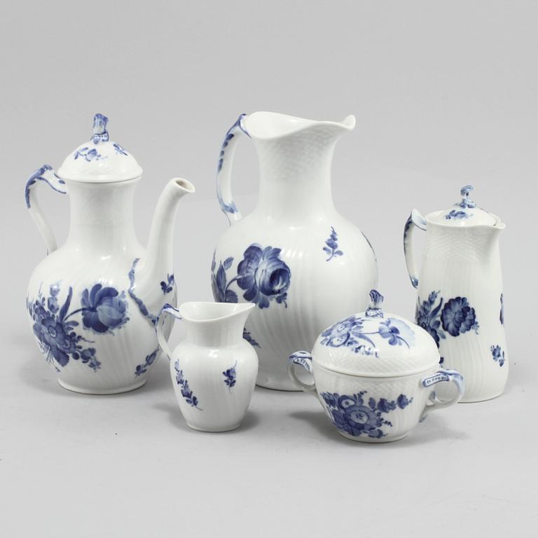 KAFFESERVIS, 60 delar, porslin, "Blå Blomst", Royal Copenhagen, 1900-talets andra hälft.