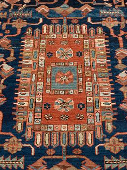 A CARPET, semi-antique, Heriz, ca 346,5 - 354 x 265,5 cm.