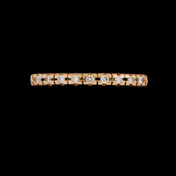 RINGAR, 2 st, 18k guld med briljantslipade diamanter, totalt 0.19 ct. Vikt 4 g.