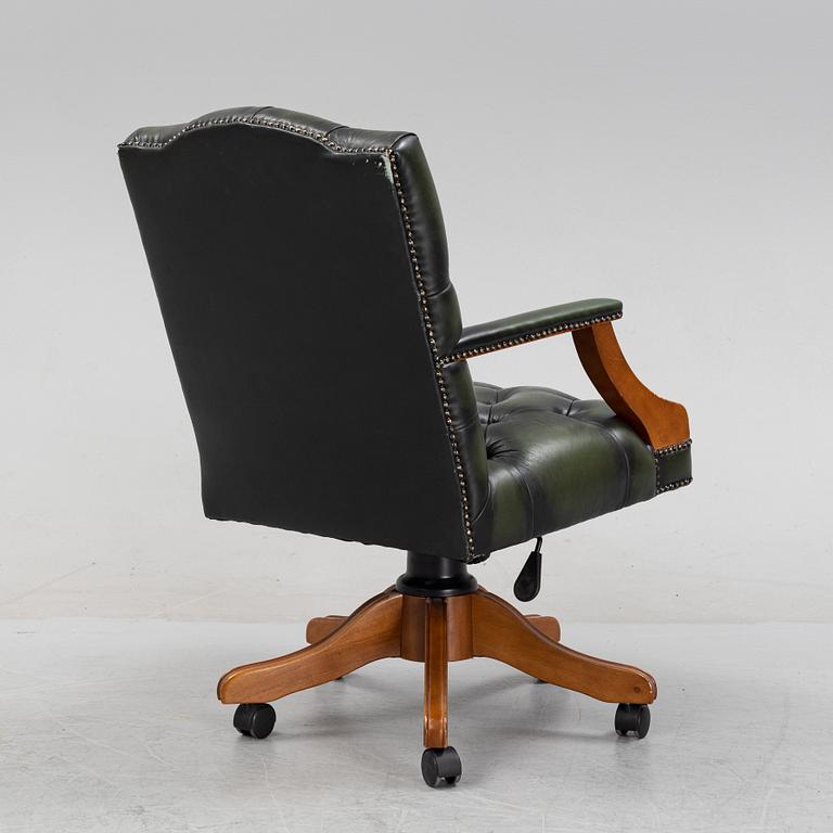 An English addjustable leather desk chair from 2006.