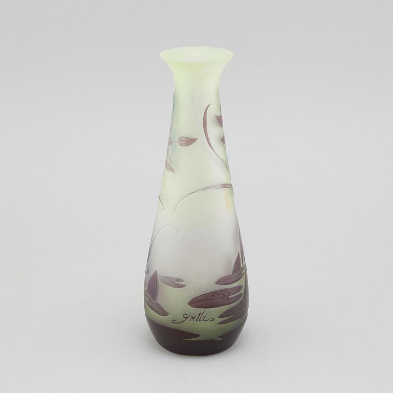 an Art Noveau glass vase, early 20th cenutry.