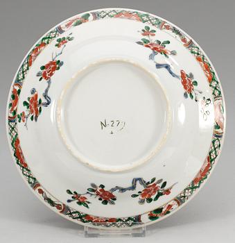 A set of six imari verte dishes, Qing dynasty, Kangxi (1662-1722). With Johanneum mark. (6).