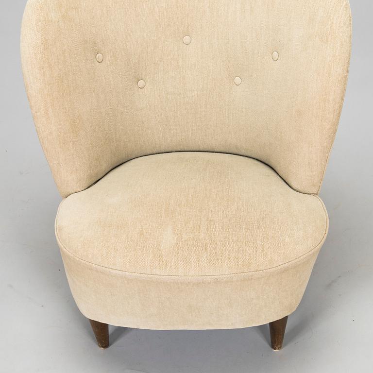 A mid-20th century armchair.