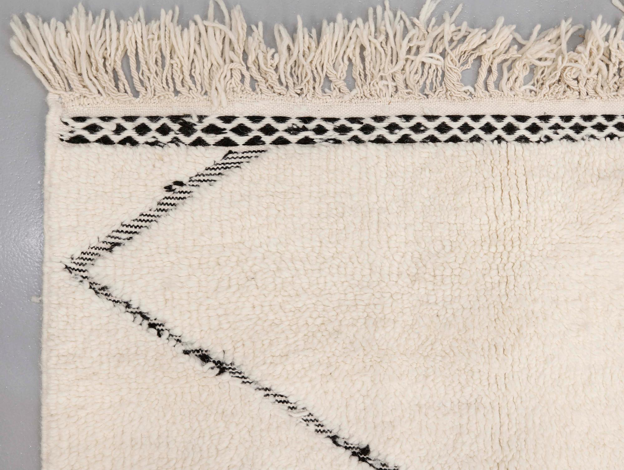 A moroccan carpet, ca 300 x 200 cm.