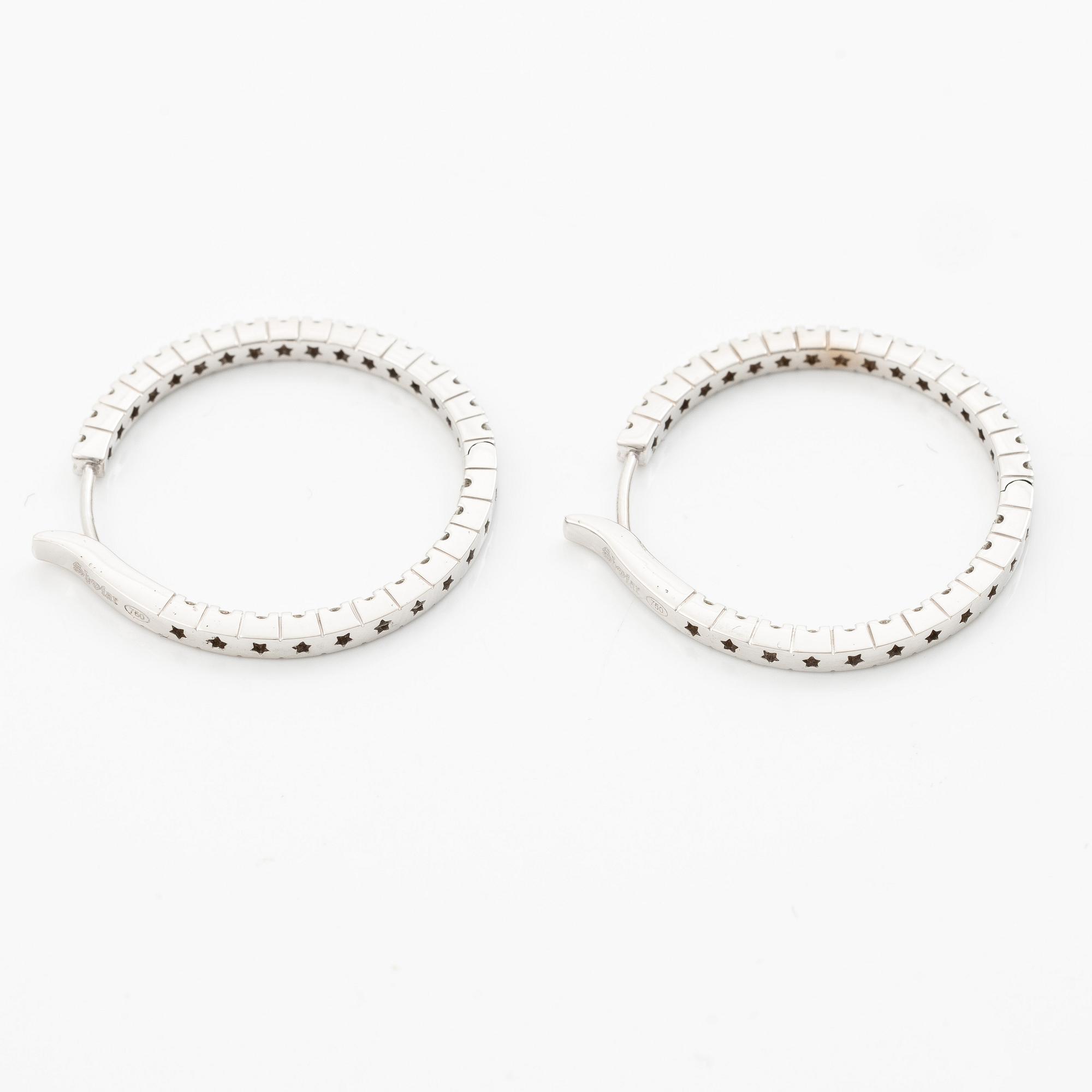 Earrings 18K white gold with brilliant-cut diamonds.