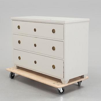 A chest of drawers, second half of the 19th century.