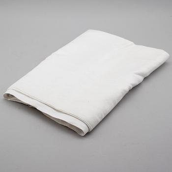 DUK, linne. Ca 360 x 180 cm.