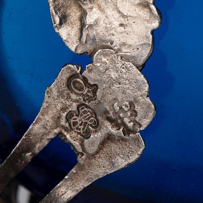 Saltkar, 4 st, silver med blått glas, av GA Jacob Paris 1778.
