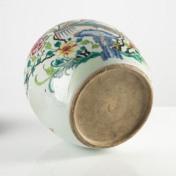 A Famille Rose porcelain ginger jar, China, Qing dynasty, 19th century.