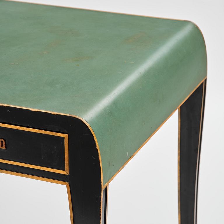Carl Hörvik, a Swedish Grace desk, Nordiska Kompaniet, for Les Arts Décoratifs Suédois, Paris, 1928.