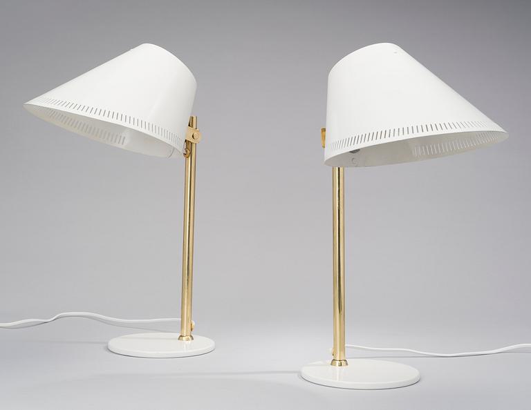 PAAVO TYNELL, A SET OF TWO DESK LAMPS, 9227. Manufactured by Taito/Idman. 1950s.