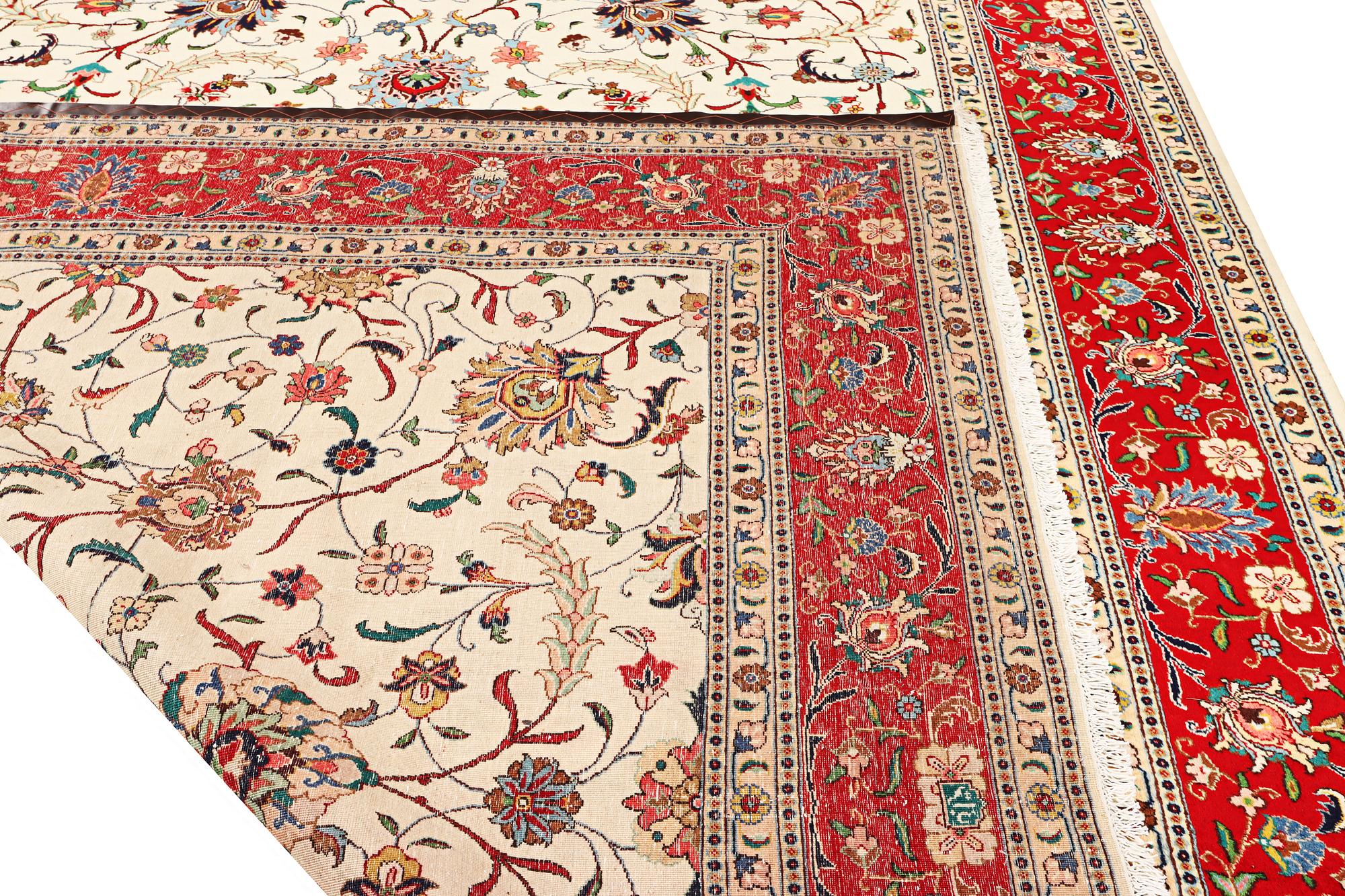A Mahal carpet, c. 493 x 300 cm.