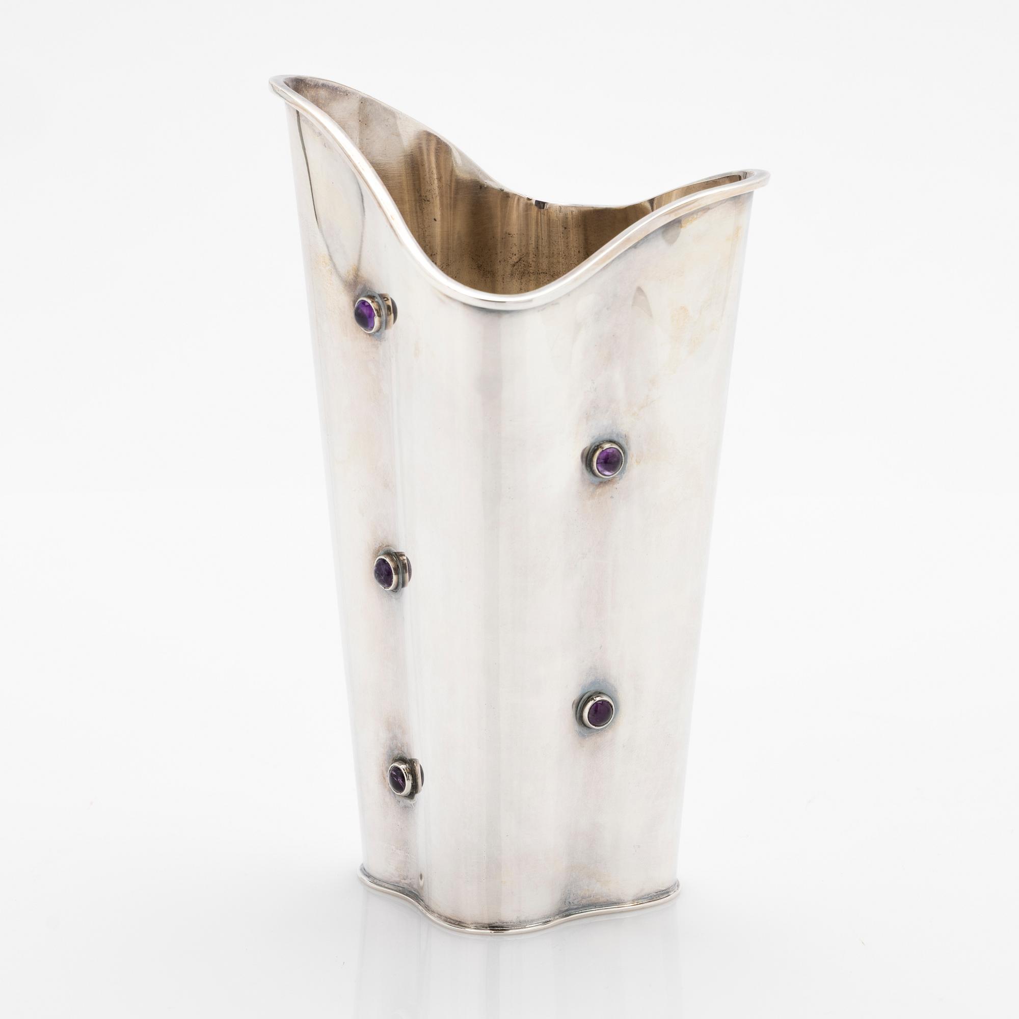 Tage Göthlin, vase, silver with amethysts, Tesi, Gothenburg, 1961.