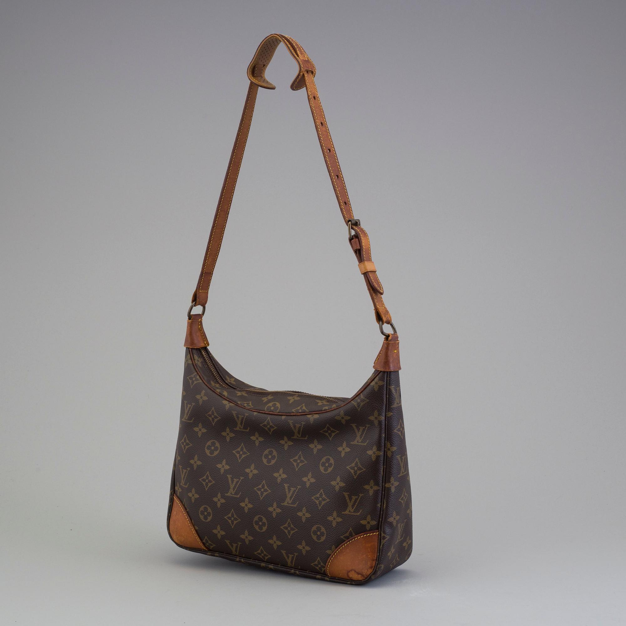 LOUIS VUITTON, "Boulogne" bag.