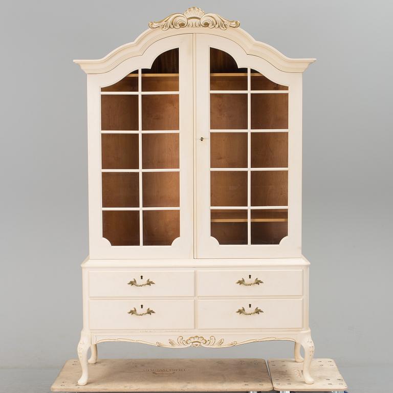 A mid 1900s cabinet by Oscar Edv Ekelunds Snickerifabriks AB, Virserum.