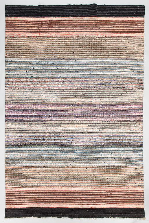 Riepumatto/räsymatto, 1930-luku. Noin 280 x 182 cm.