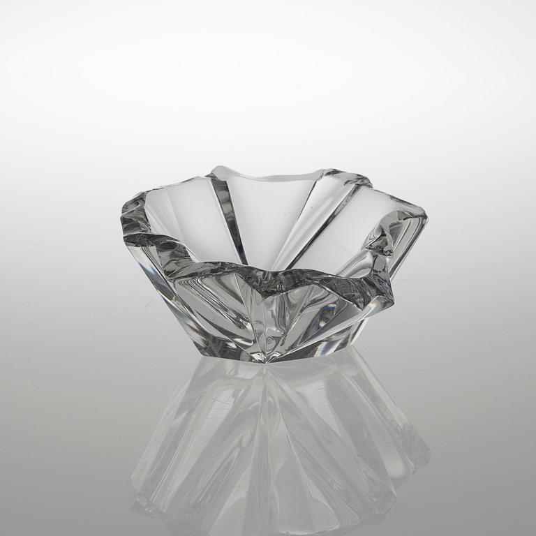 TAPIO WIRKKALA, A BOWL. "Ice cube". Signed Tapio Wirkkala 3847. 1950s.