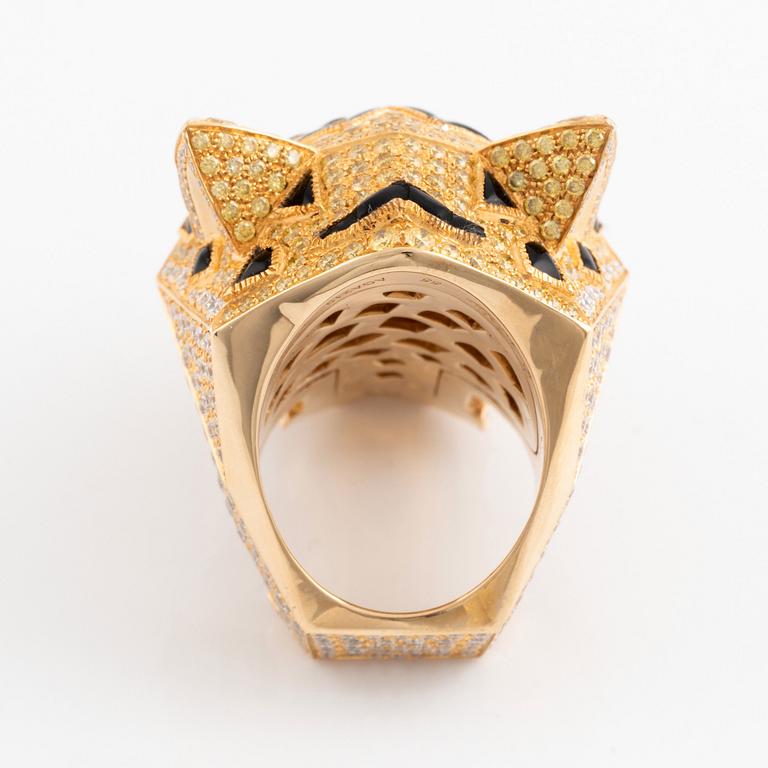 A Cartier Panthère ring.