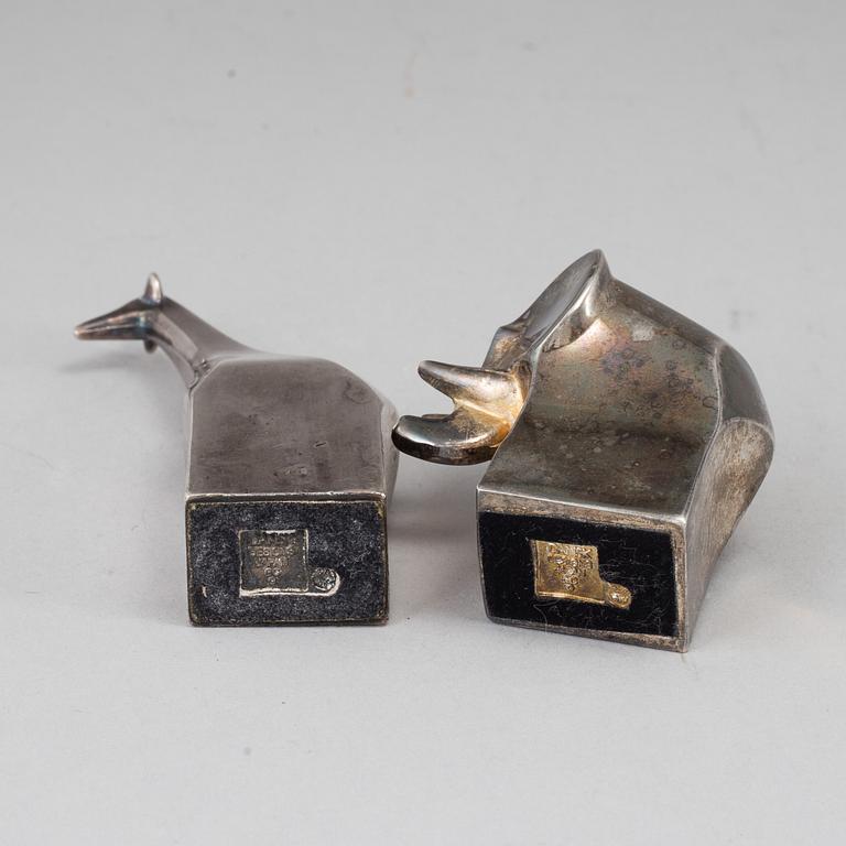 GUNNAR CYRÉN, a group of two silver plated figurines, Dansk Designs Japan.