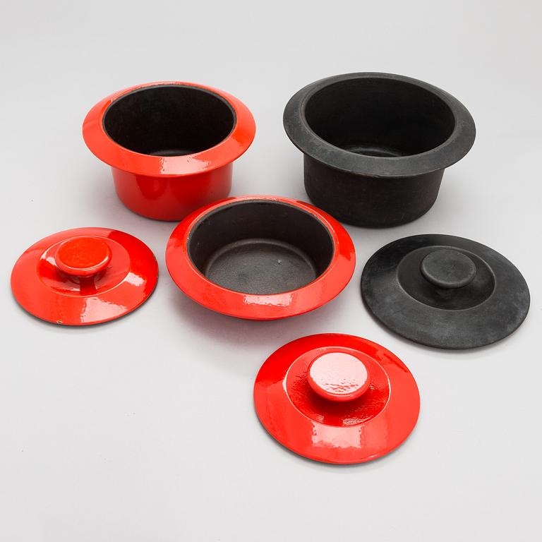 Antti Nurmesniemi, three 'Flying Saucer' iron pots for Wärtsilä  manufactured 1977-1986.