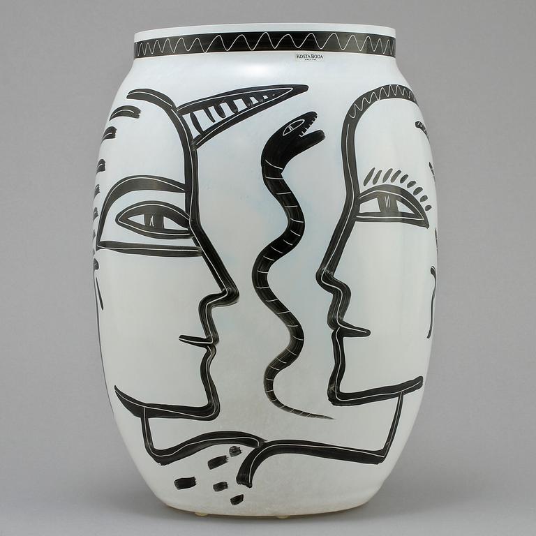 VAS, glas, Ulrica Hydman-Vallien, Kosta Boda, 1900-talets fjärde kvartal.
