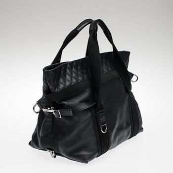LAUKKU, Chanel.