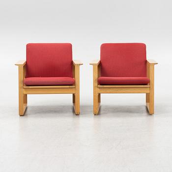 Børge Mogensen, fåtöljer, ett par, "Slädestolen modell 2256", Fredericia Möbelfabrik, 1970/80-tal.
