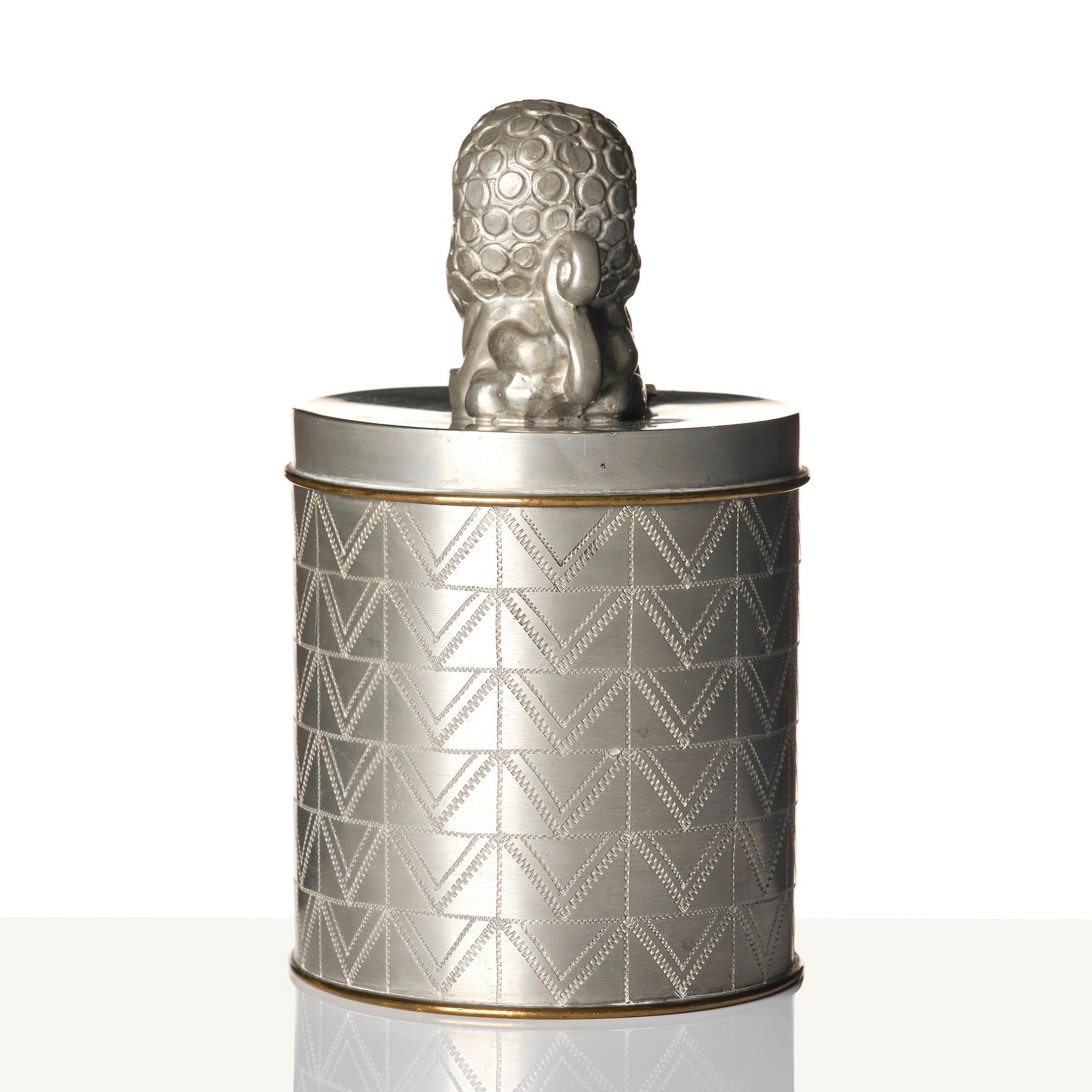Anna Petrus, burk med lock, modell "A 462", Firma Svenskt Tenn, Stockholm 1928.