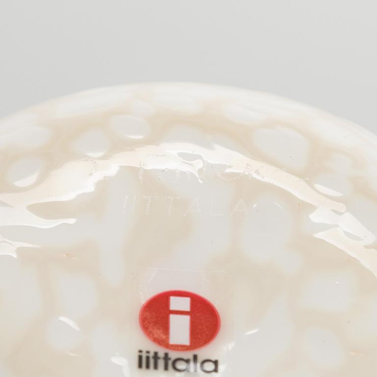 Oiva Toikka, A set of three glass birds, signed O. Toikka Iittala, Finland.