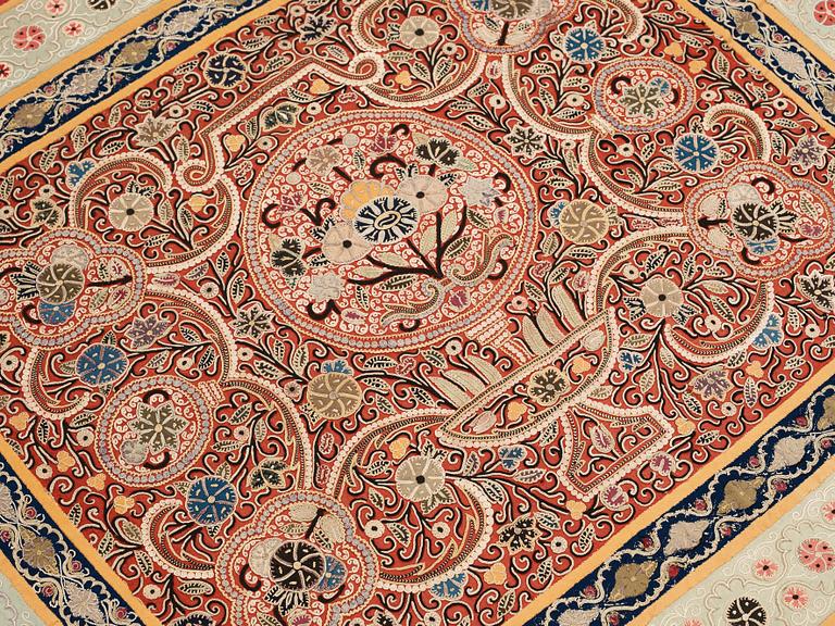 BRODERI. Antikt Rascht Broderi. Persien (Iran). 107 x 123 cm.