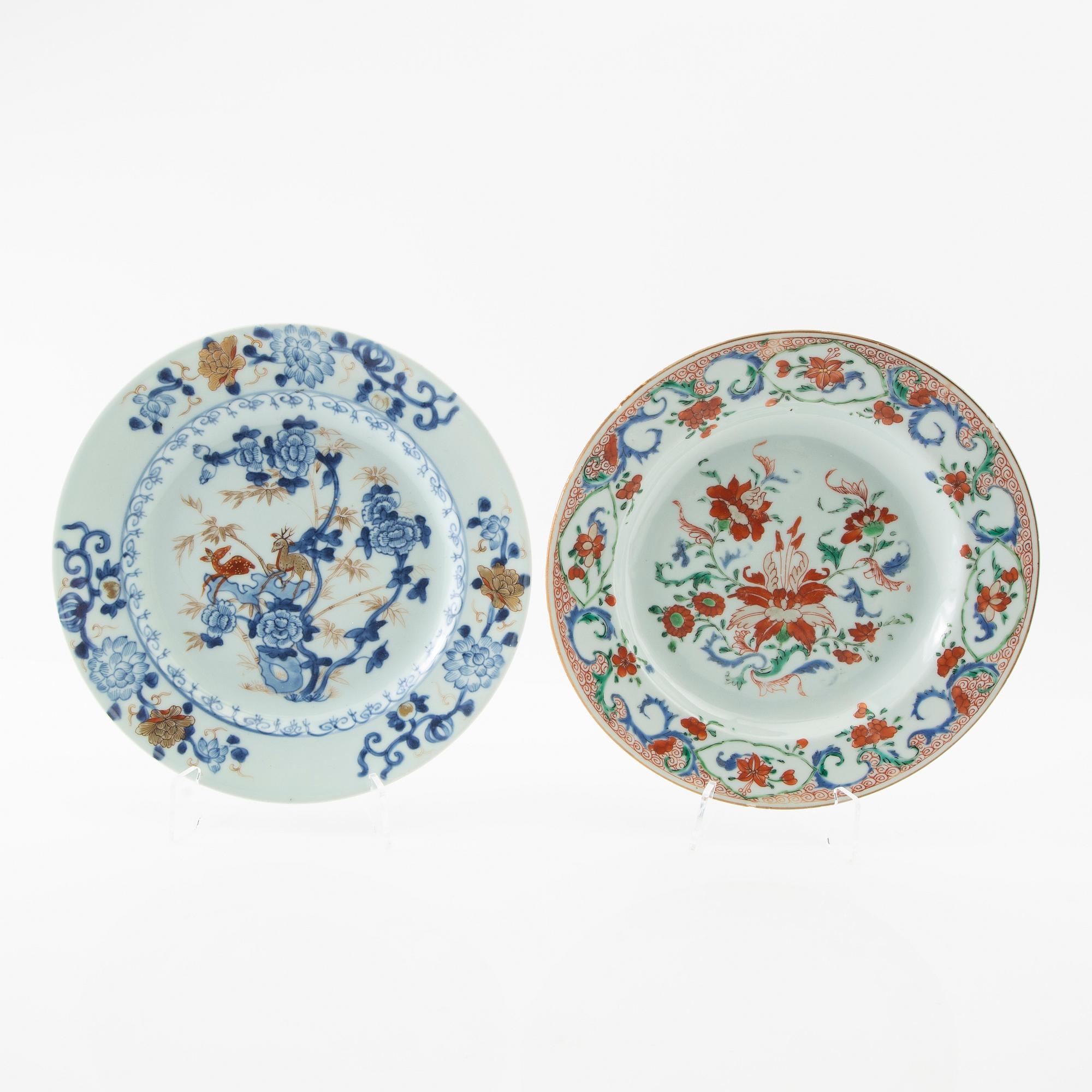 Plates 2 pcs and cups 3 pcs China 18th century porcelain.