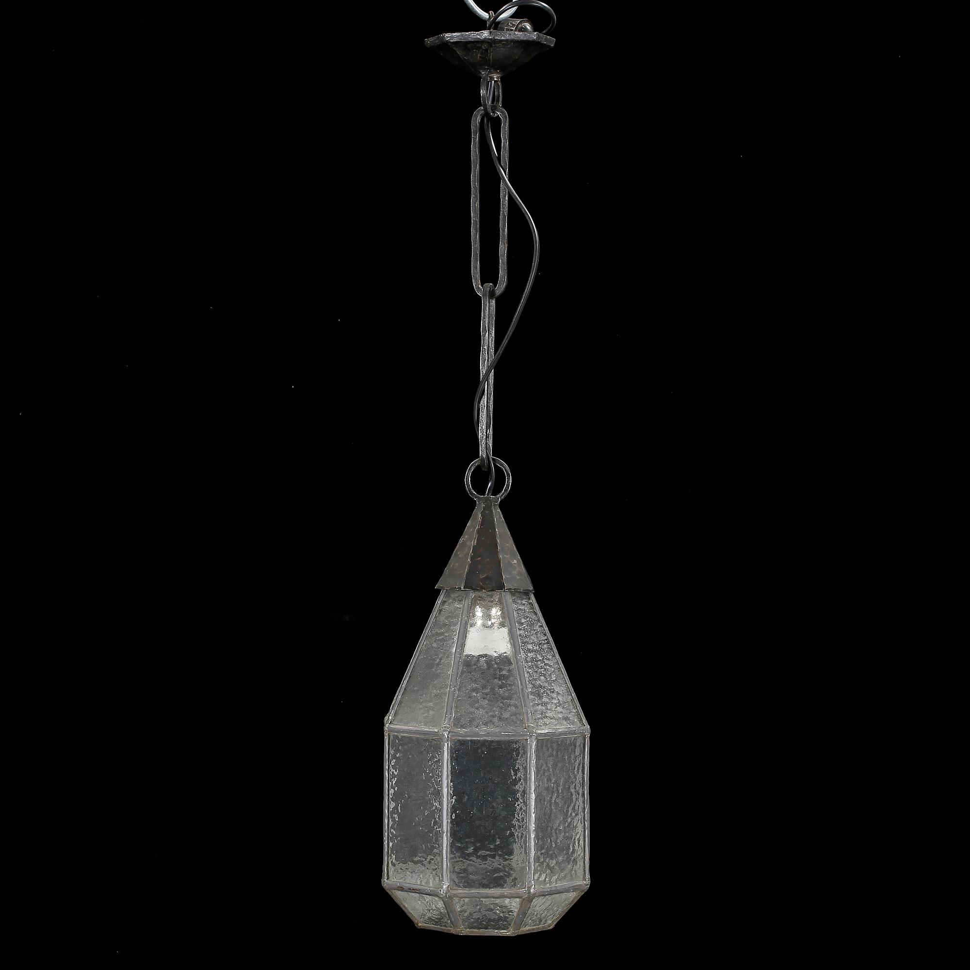 TAKLAMPA, 1900-talets början. Höjd 72 cm.