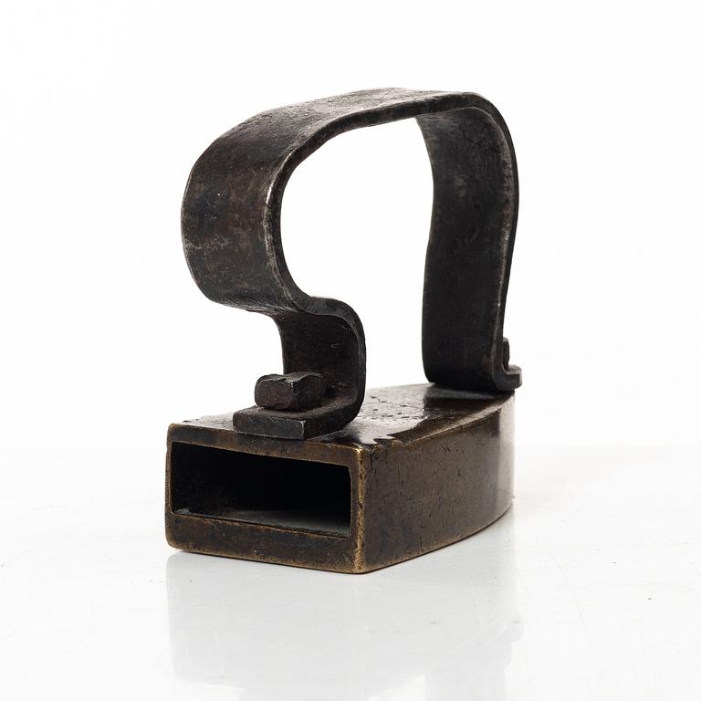 Mässingsföremål, fem stycken, 1700 - 1800-tal.