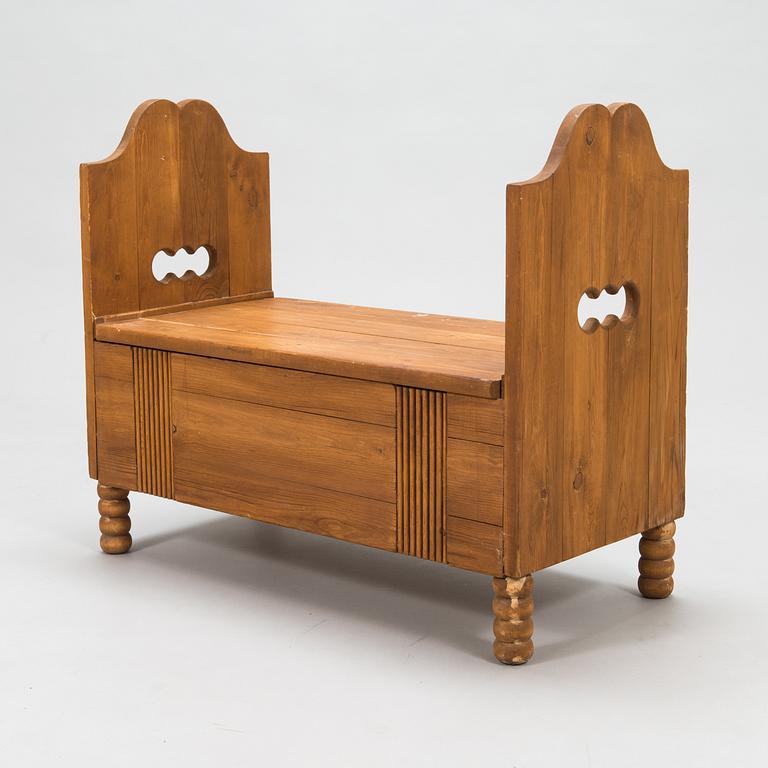 Eliel Saarinen, 3-piece nursery furniture set 'Elsa' for Oy Stockmann Ab, Keravan puusepäntehdas, Finland 1918.