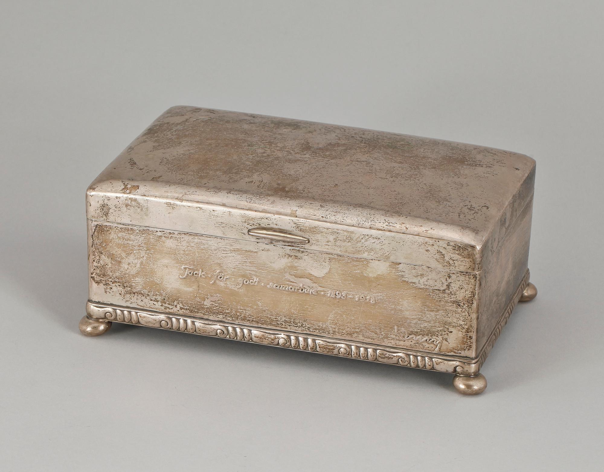 SKRIN, silver, K Anderson, Stockholm, 1917. Tot ca 1710 gr.