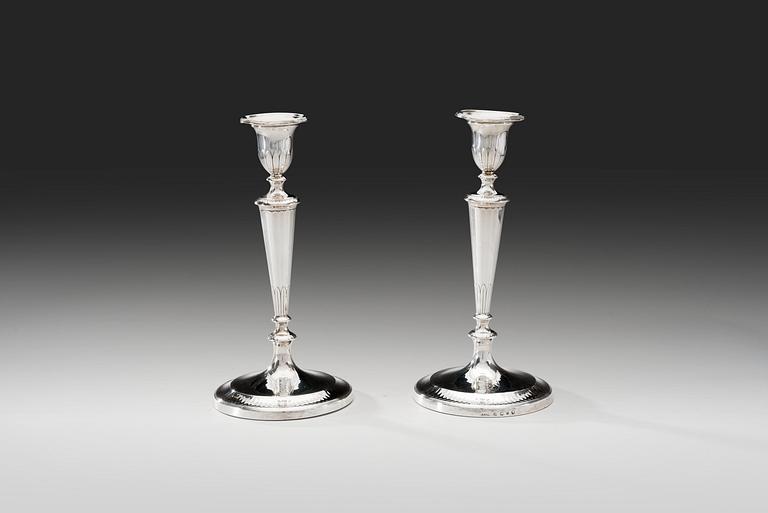 A PAIR OF CANDLESTICKS.