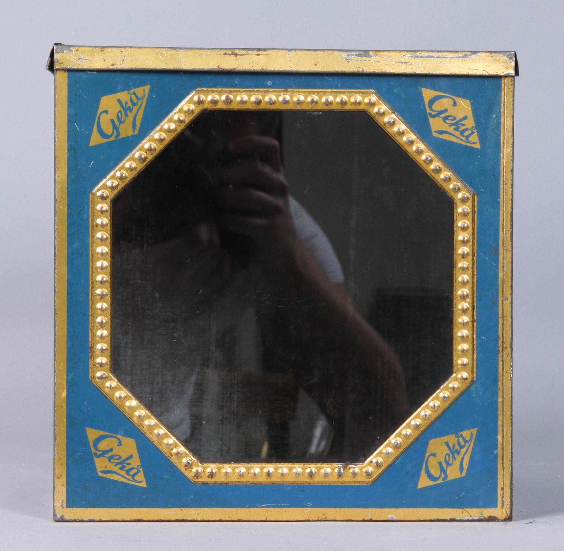BURK, plåt samt glas, "Gekå Göteborgs Kex", 1900-tal.
