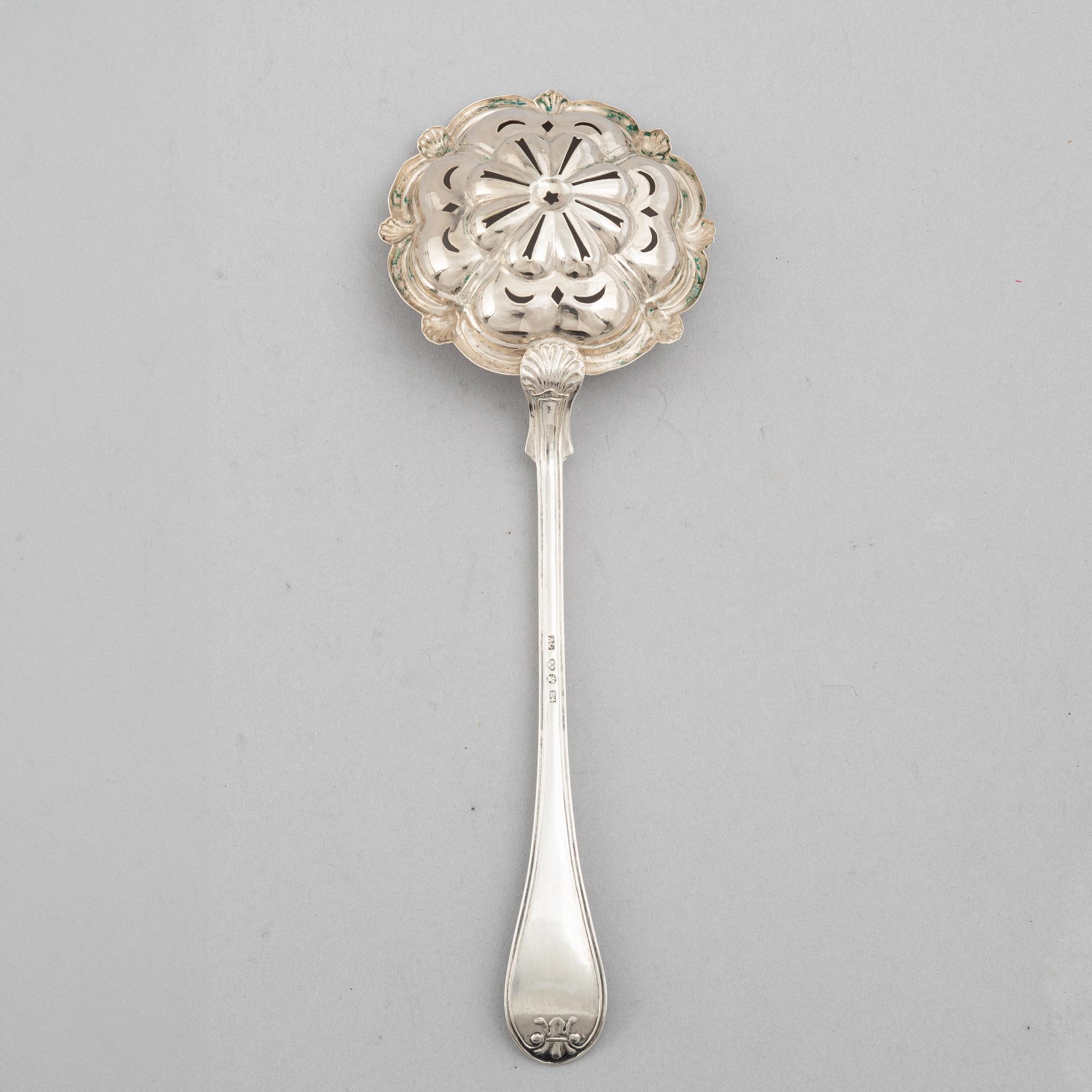 A Swedish silver sugarbowl, marks of Adolf Zethelius, Stockholm 1834.