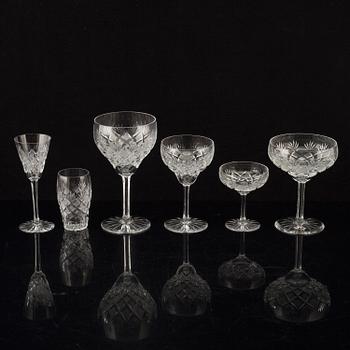 GLASSERVIS, 67 delar. Helga-modell, Flerohopp glasbruk, 1900-talets mitt.