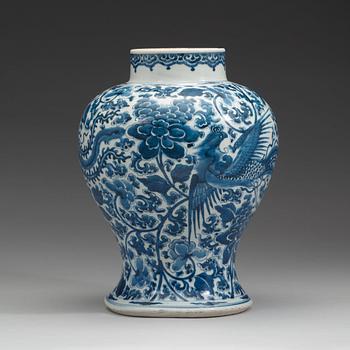 VAS, porslin. Qingdynastin, Kangxi (1662-1722).