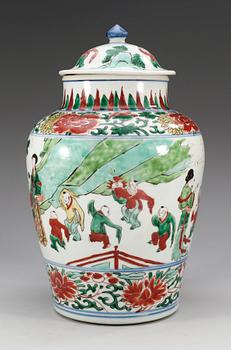 A wucai jar and cover, Transition, mid 17th Century.