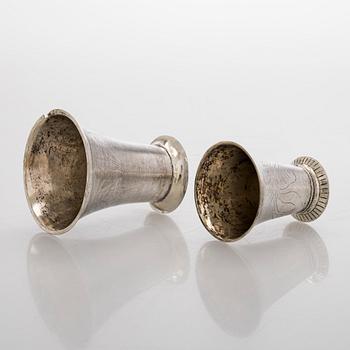 Pikareita, 2 kpl, hopea, Petter Törnqvist, 1794, ja Bengt Christian Tallberg, 1814, Hämeenlinna.